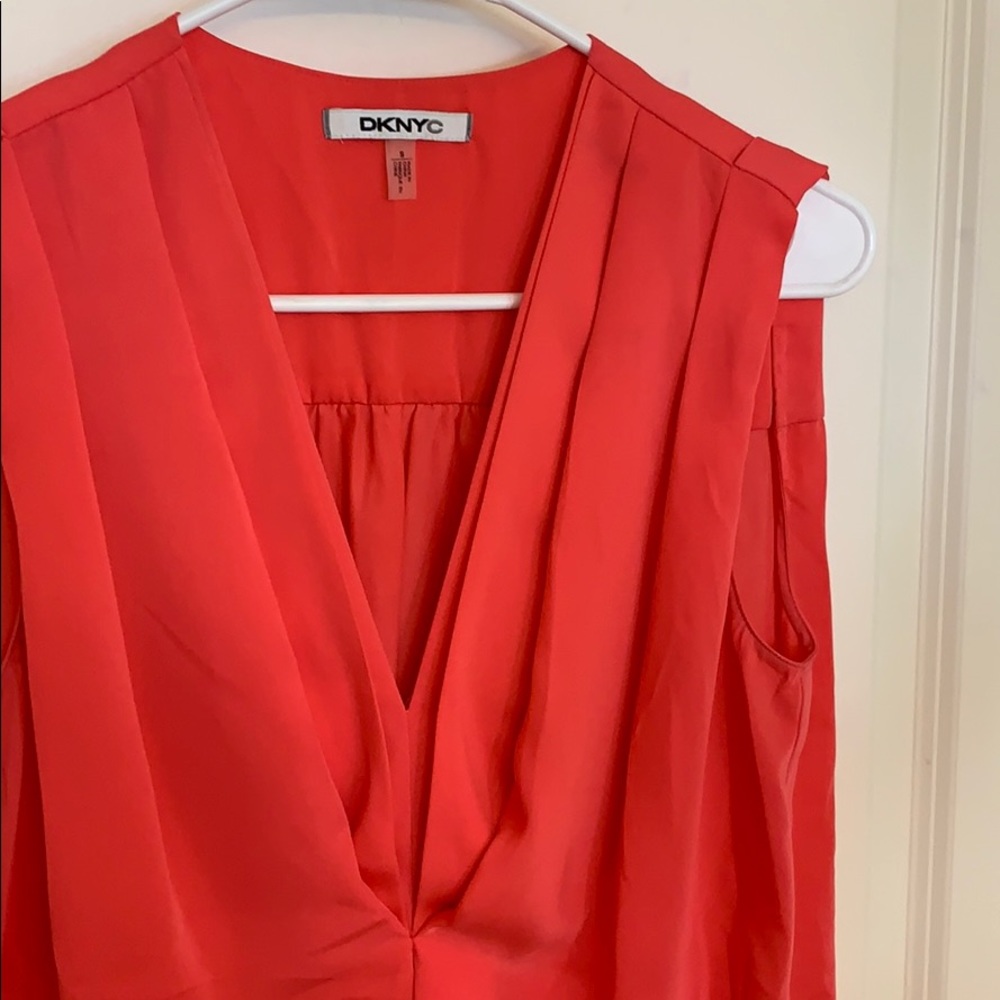 DKNYC coral silk like tank